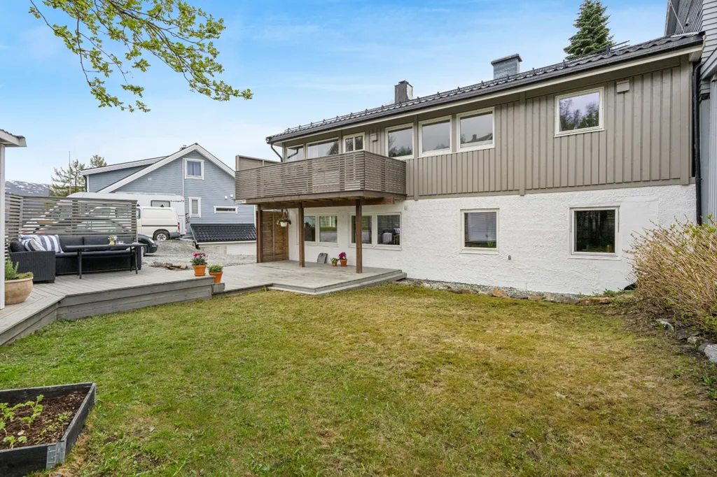 Aed - Flat with Large Terrace in Central Tromsøya