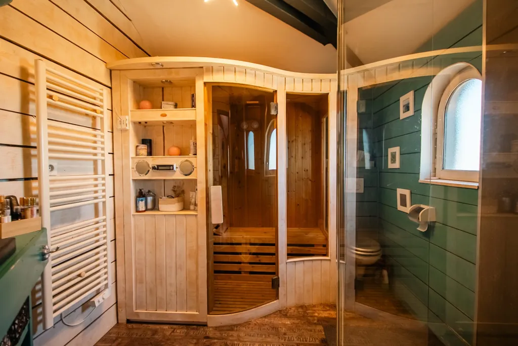 Vannitoad - House with Pool and Panoramic View in Le Crest