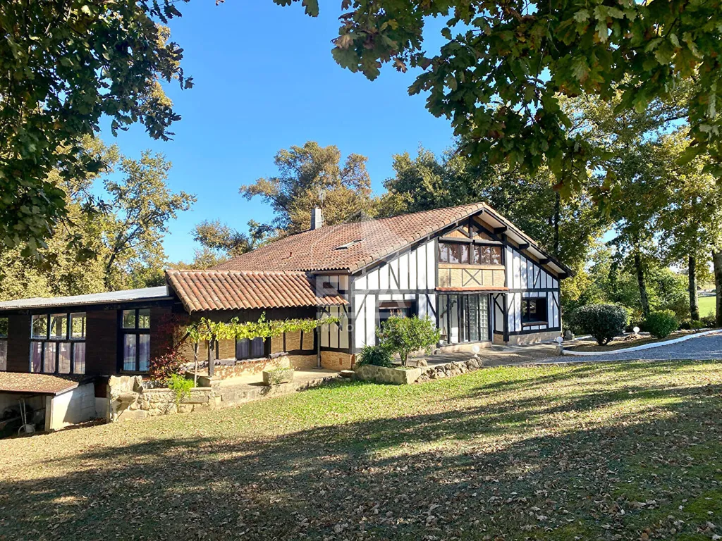 Välivaade - Traditional House with Pool in Pimbo
