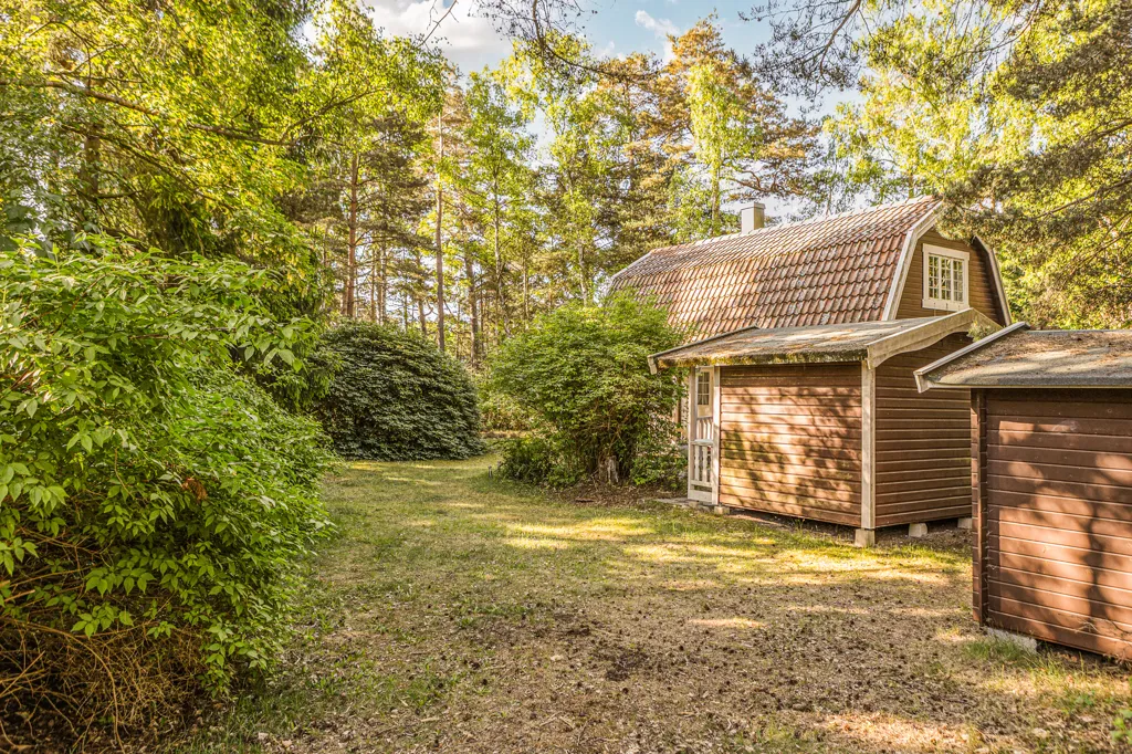 Giardino - Plot with Old Cottage in Höllviken
