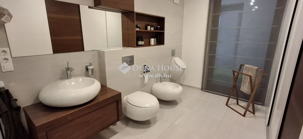 Bagni - Premium House with Mediterranean Panel in Dunaharaszti