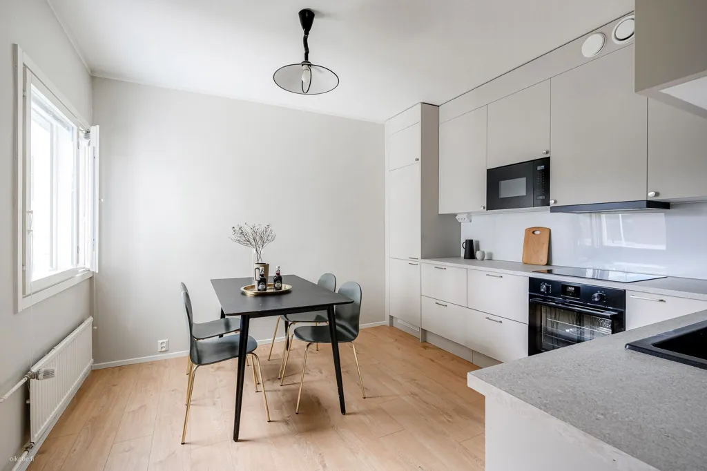 Cuisine - Modernised Apartment with Balcony in Kivenlahti, Espoo