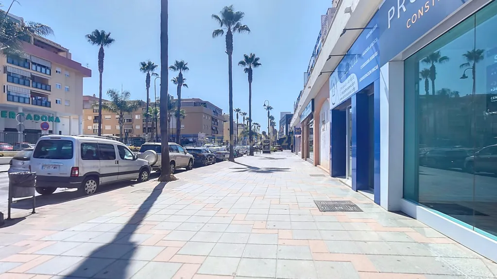 Esterno - Commercial Space with High Ceilings in Avenida de Mijas