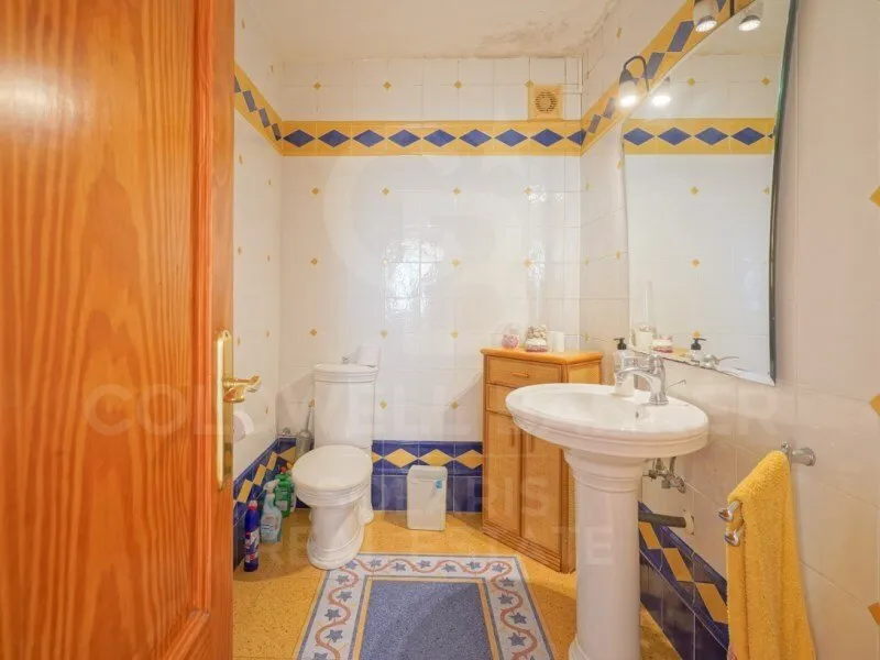 Bathrooms - Traditional Villa with Panoramic Views in Javea