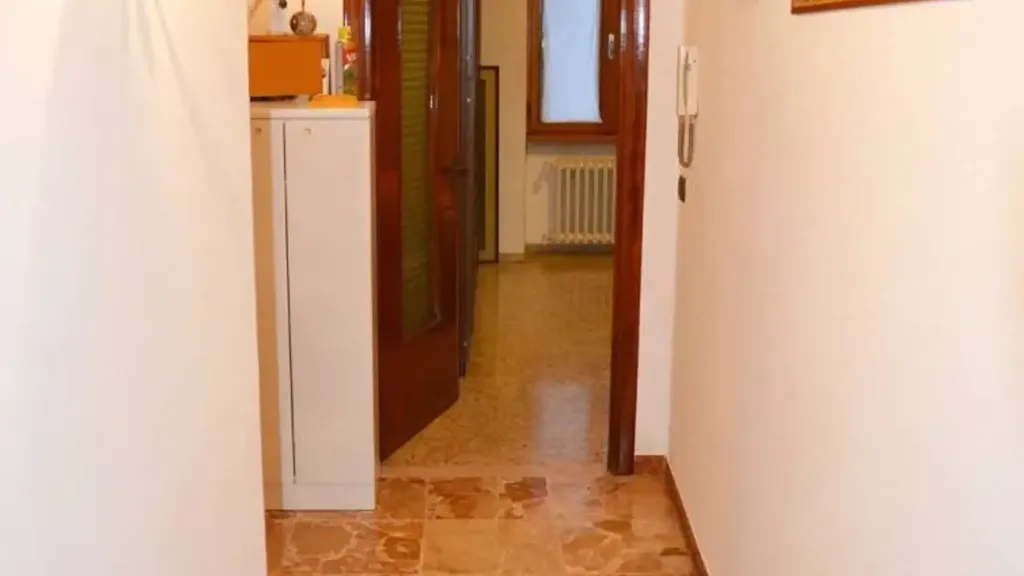 hallway_entrance