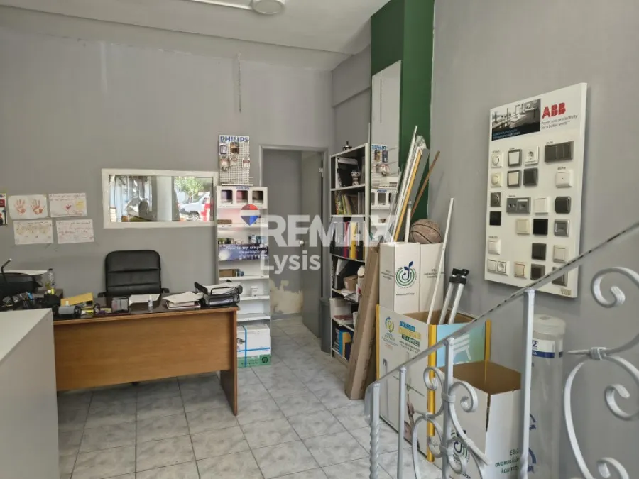 Pièces - Ground Floor Shop with Metro Access in Neos Kosmos