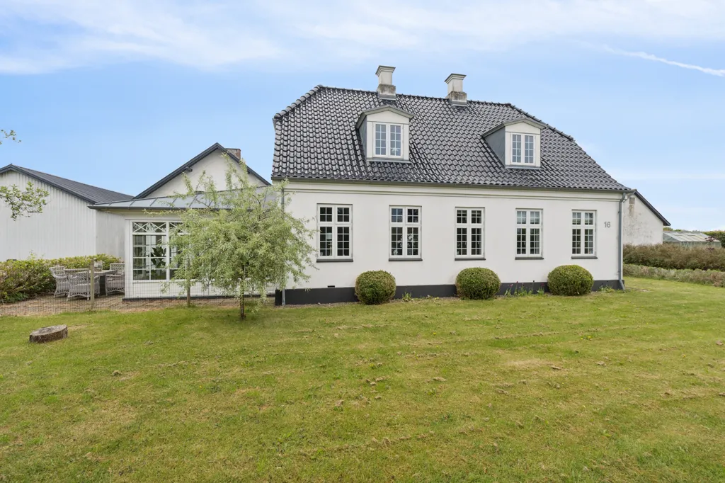Extérieur - Patrician Villa with Equestrian Facilities in Strøby