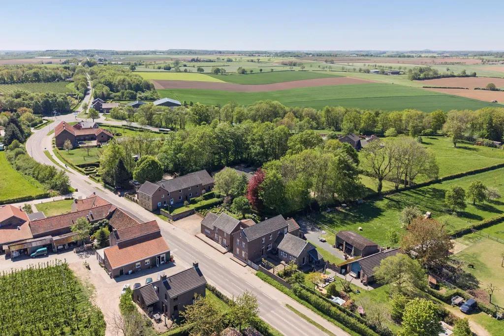 Vue aérienne - Historic Villa with Extensive Garden in Noorbeek