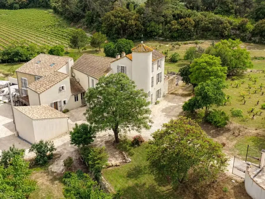 Õhuvaade - Château with Pool in Béziers