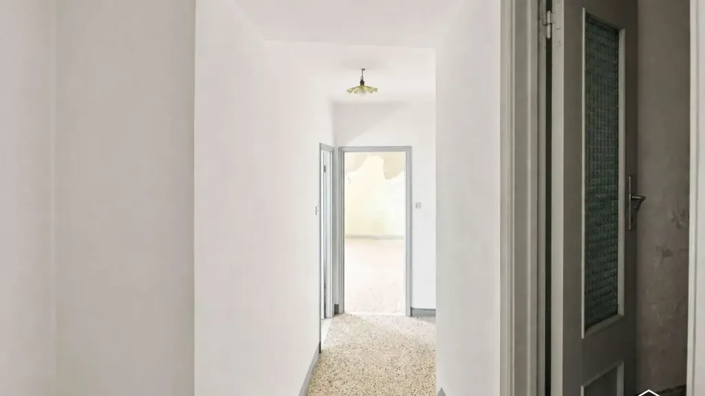hallway_entrance