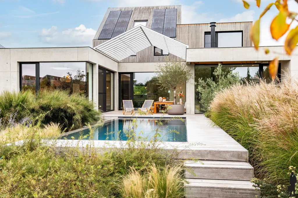 Bassein - Architect's Villa with Infinity Pool in Olmen