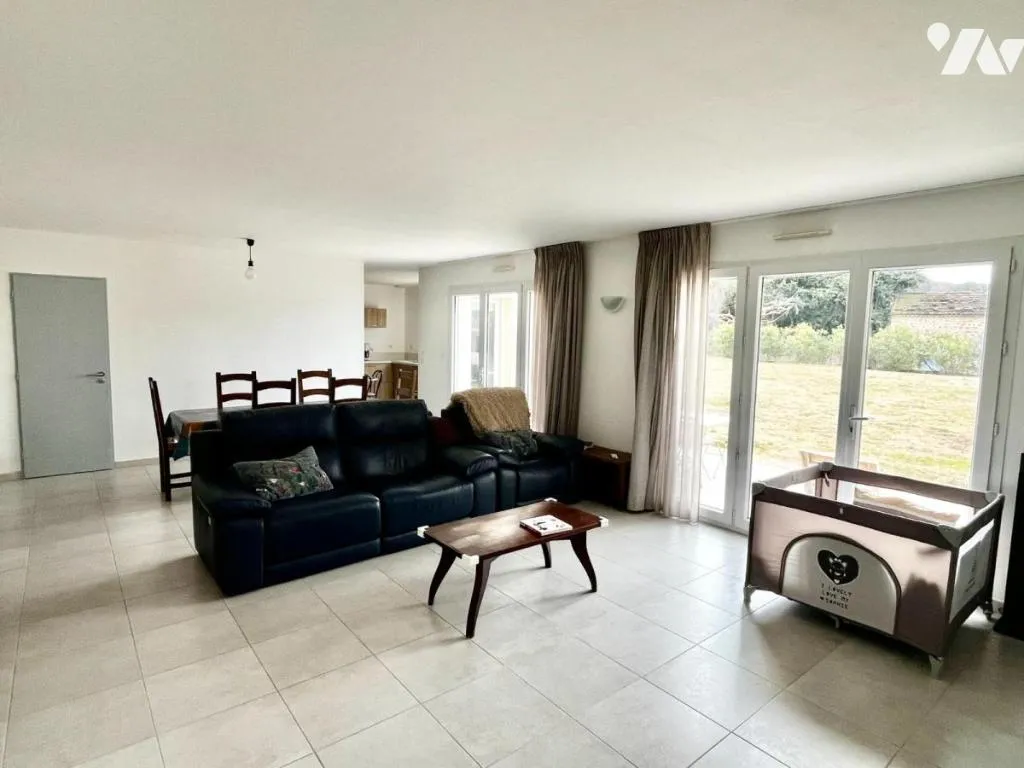 Elutuba - Contemporary Villa with Garden in Chusclan