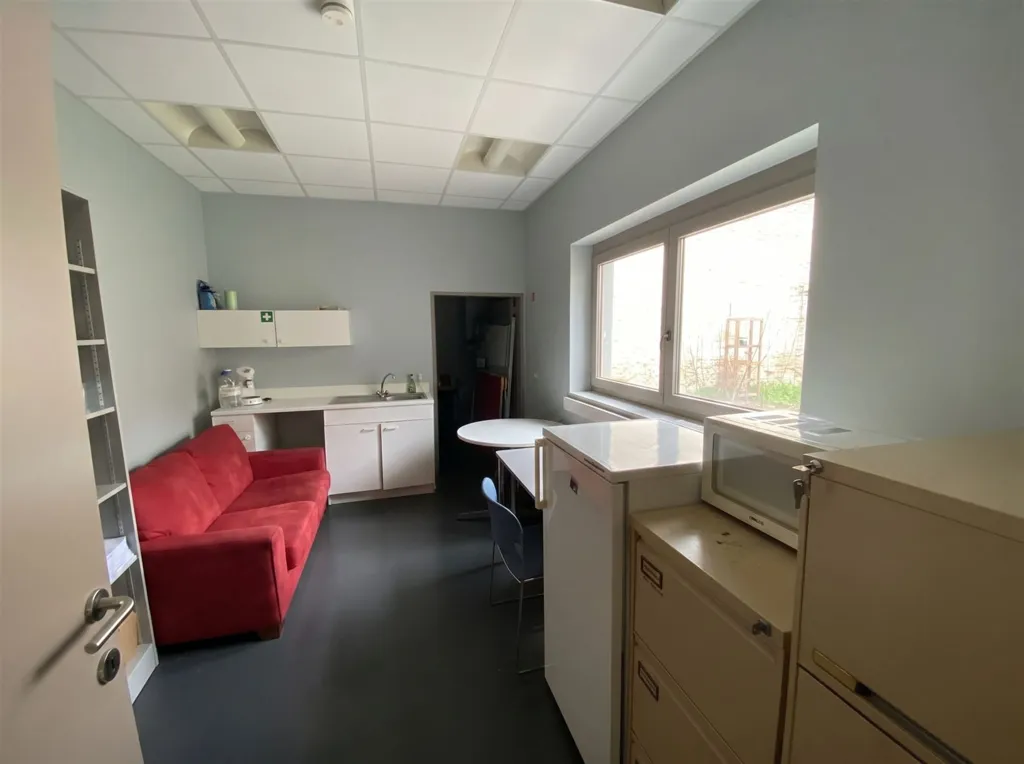 Bureau - Immeuble de Rapport Mixte au Centre-ville de Péruwelz