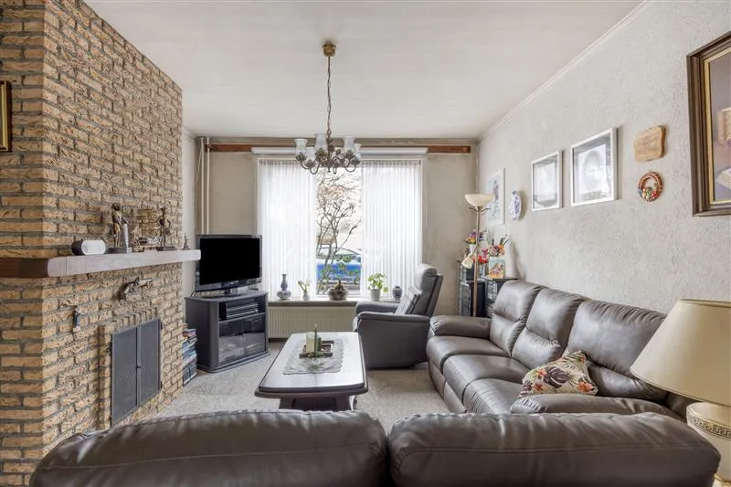 Elutuba - 1950s Semi-Detached House with Garden in Burghplan, Eindhoven