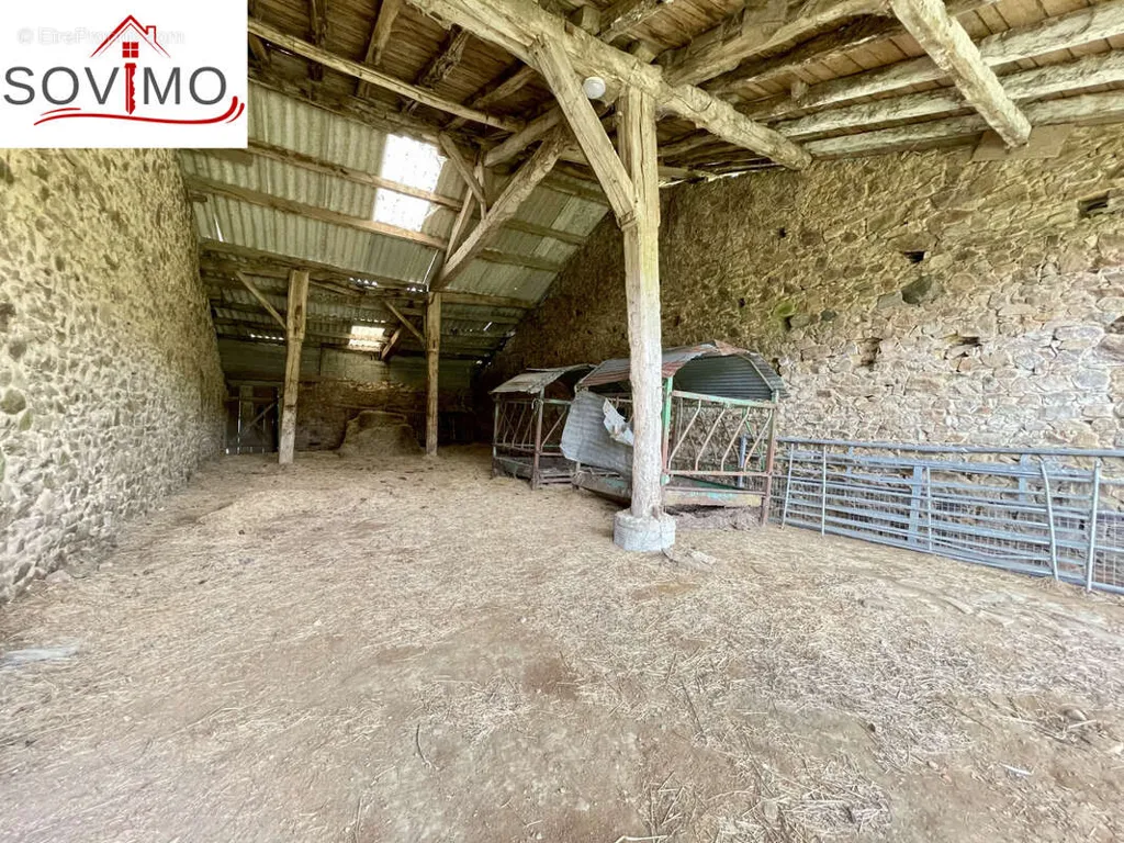 Pièces - Fermette avec Dépendances et Vue sur la Vallée à Suris