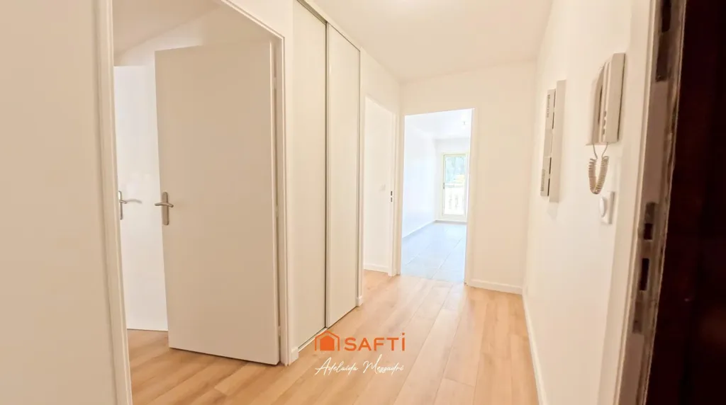 Ingresso - 3-Piece Apartment with East-Facing Loggia in Nice