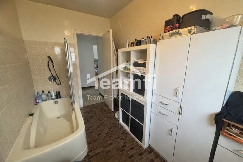 Vannitoad - House with Garden and Garage in Bourges