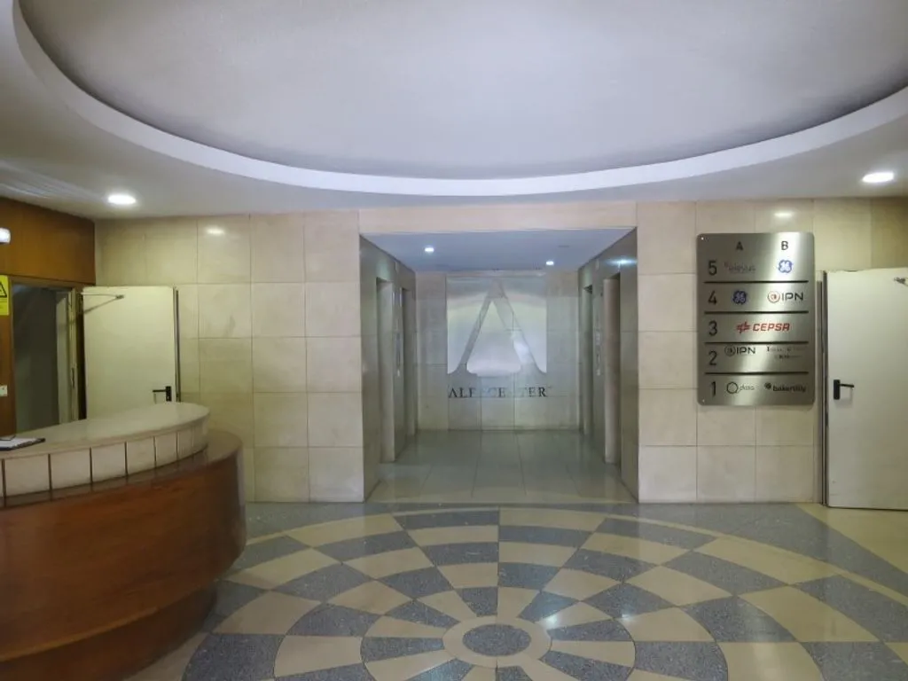 Esik - Luxury Office with Security in Lisbon