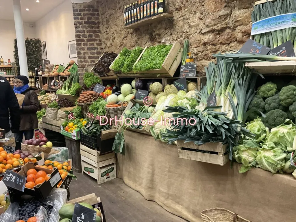 Rooms - Shop with Basement in Paris 18th