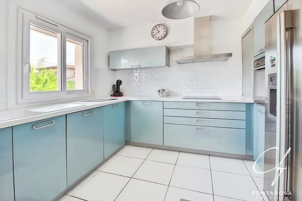 Kitchen - Renovated Villa with Garden in Sainte-Maxime