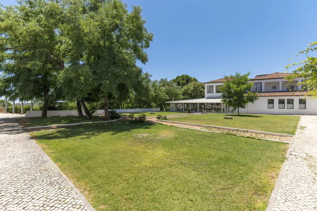 Aed - Farm with Antique Style Accommodations in Elvas