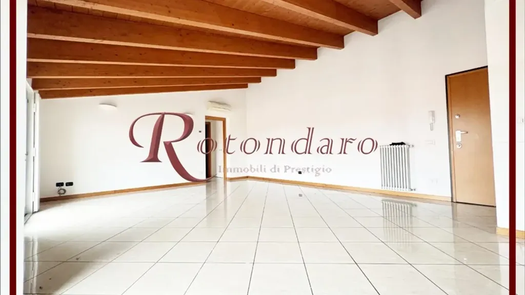 Terrass - Mansarded Flat with Balcony in Milan