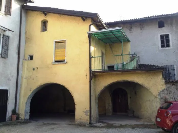 Rustic Terraced House in Historic Centre, Sabbio Chiese