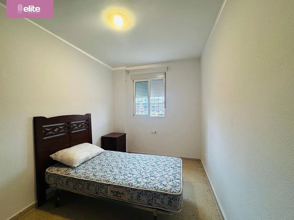 Camere da letto - Four-Bedroom Flat with Lift in West District