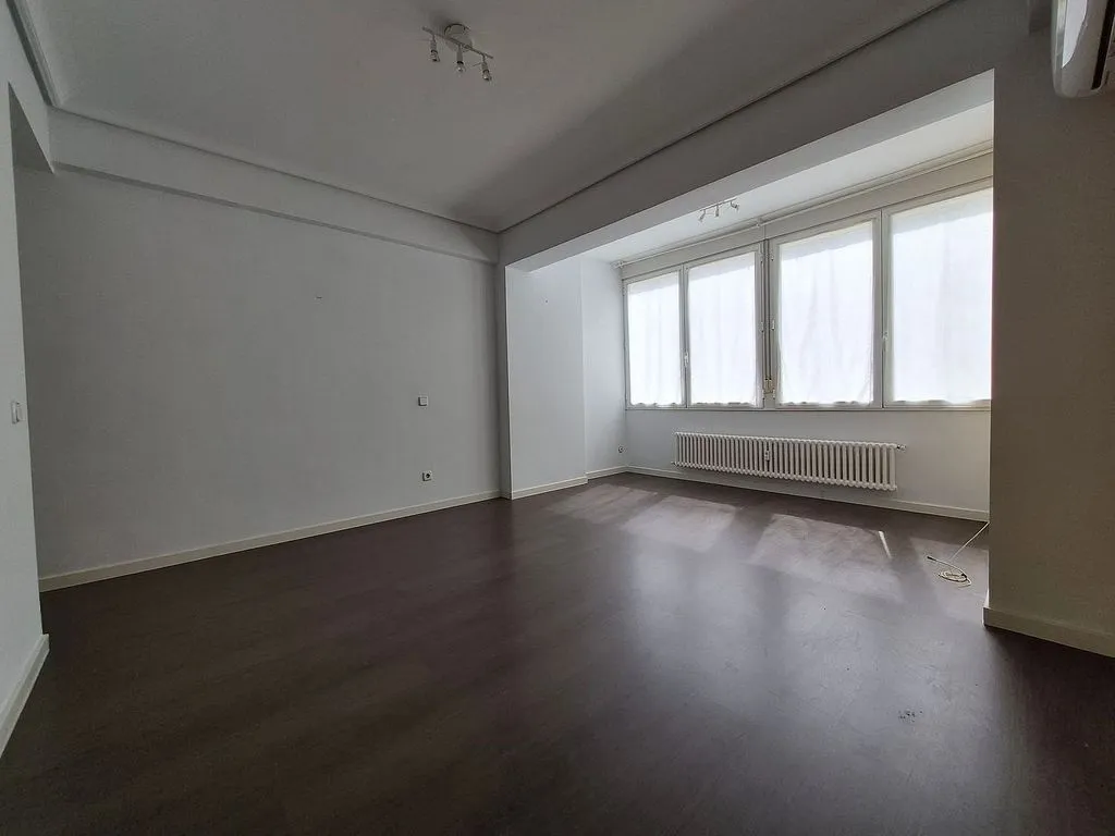 Pièces - Bright 1-Bed Flat with Balcony in Salamanca