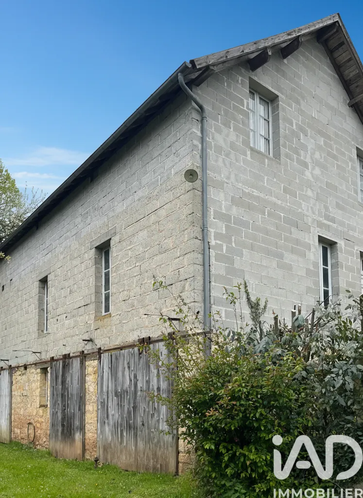 Extérieur - Maison avec Dépendances et Terrain à Ayen