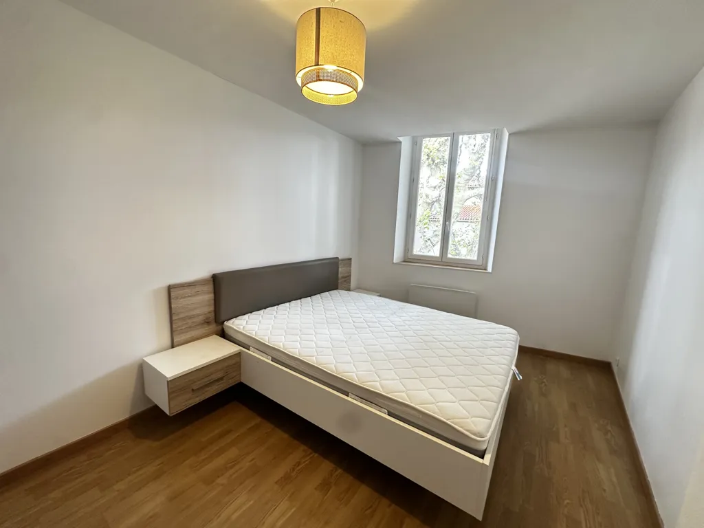 Chambres - Appartement T2 Meublé et Rénové au Centre-Ville