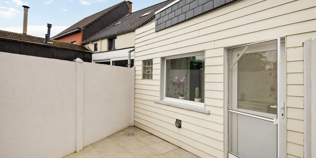 Aed - Renovation-Ready House with Central Location in Kessel