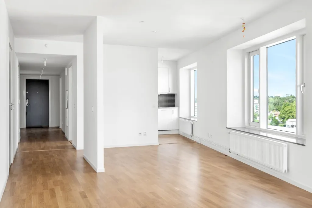 Pièces - Apartment with South-Facing Loggia in Kista