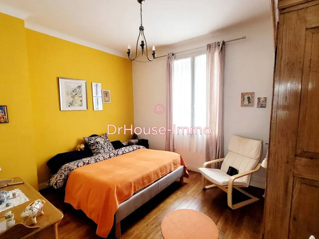 Chambres - Appartement Duplex avec Local Commercial à Nantes
