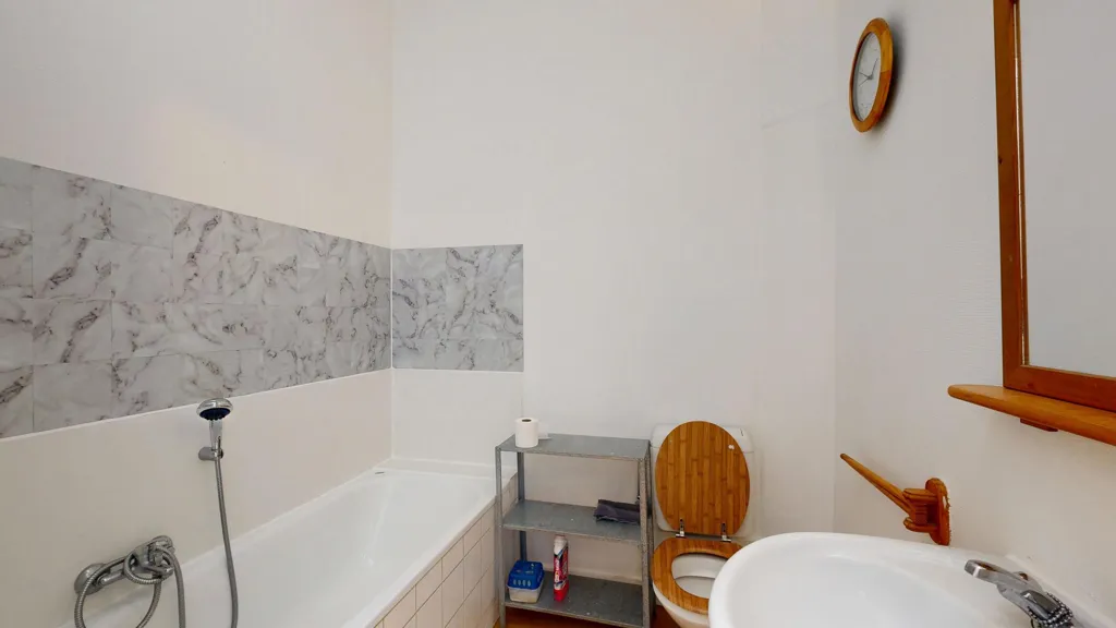 Vannitoad - Bright 1-Bedroom Apartment in Huy
