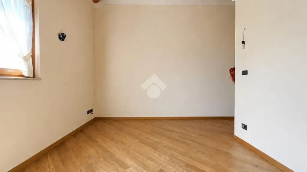 Toad - Contemporary Apartment with Balcony in Chiari