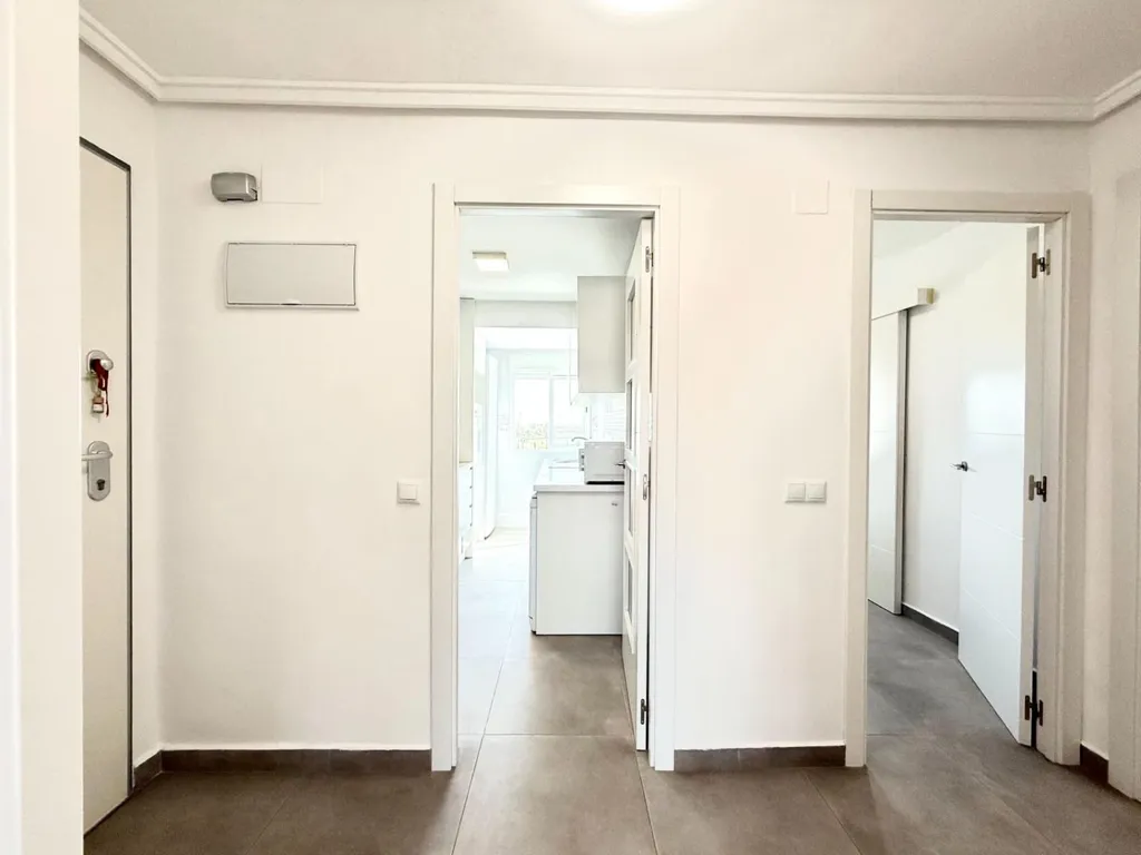 Hallway - Reformed Flat with Balcony in Burjassot