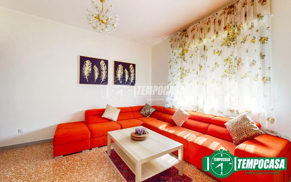 Séjour - Spacious Apartment with Balcony in Valenza