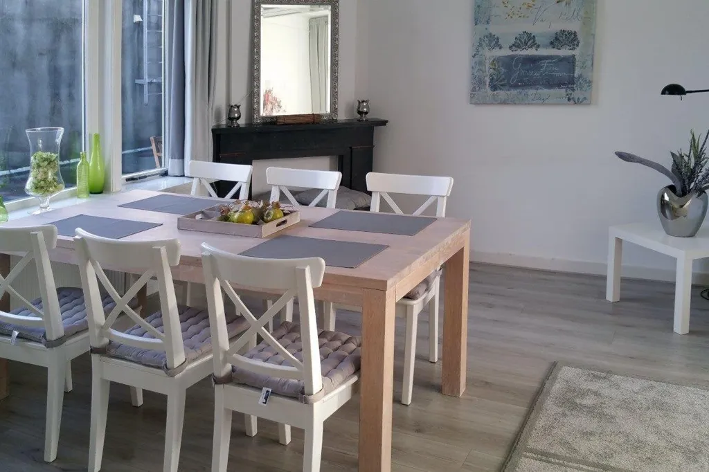 Söögituba - Apartment with Terrace in Utrecht
