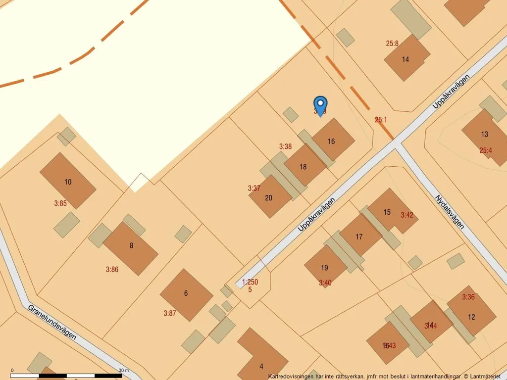Villa with Corner Plot and Pool in Quiet Area