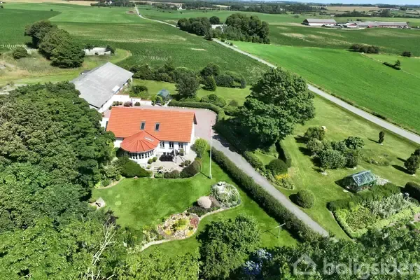 Vista aerea - Characterful Villa with Garden in Østervrå