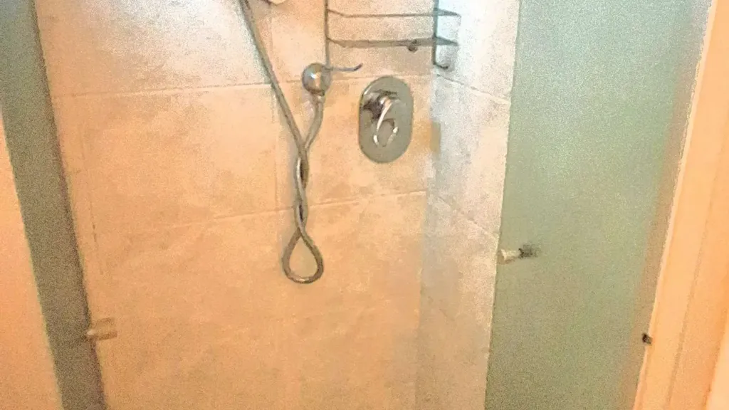 Vannitoad - Spacious Apartment with Central Location in Campomorone