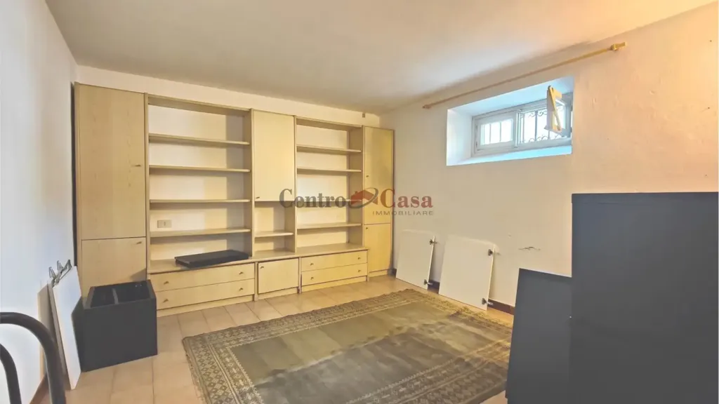 Bureau - Historic Villa with Private Garden in Lucca