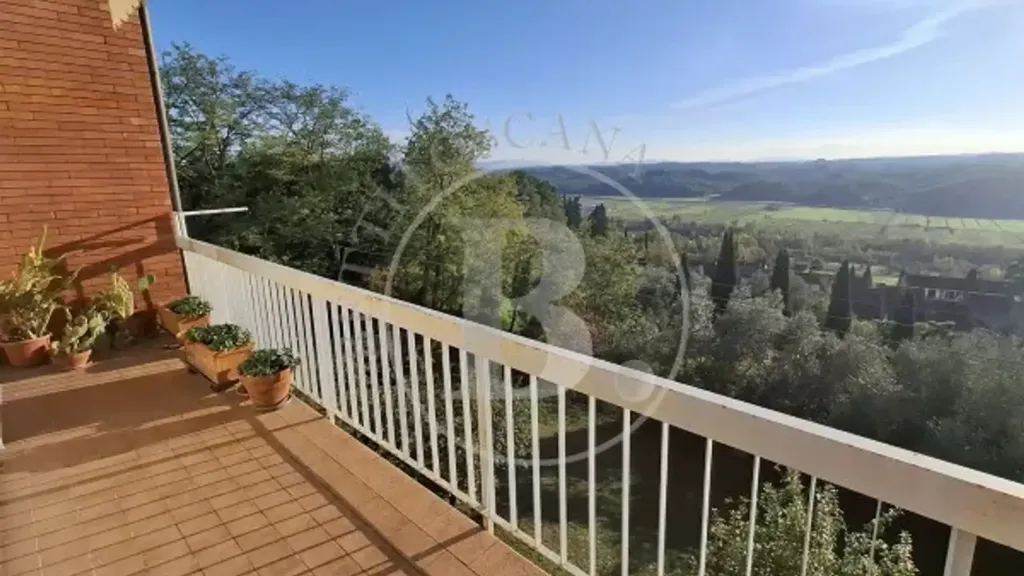 Rõdu - Apartment with Terraces near Vico d’Elsa