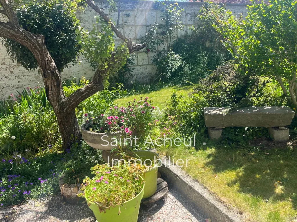 Jardin - Maison avec Jardin et Garage à Proximité
