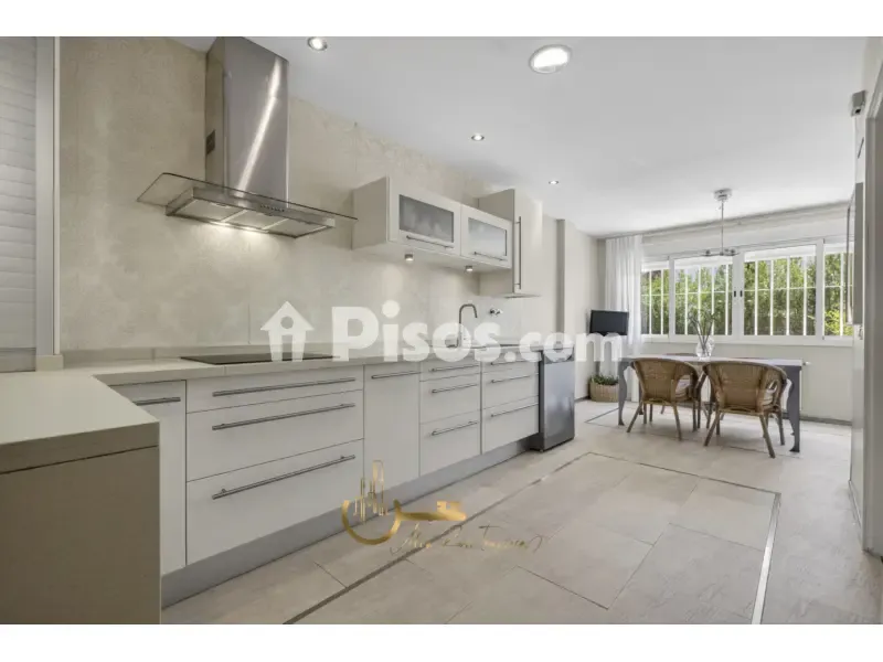 Cuisine - Renovated Chalet with Garden in Simón Verde