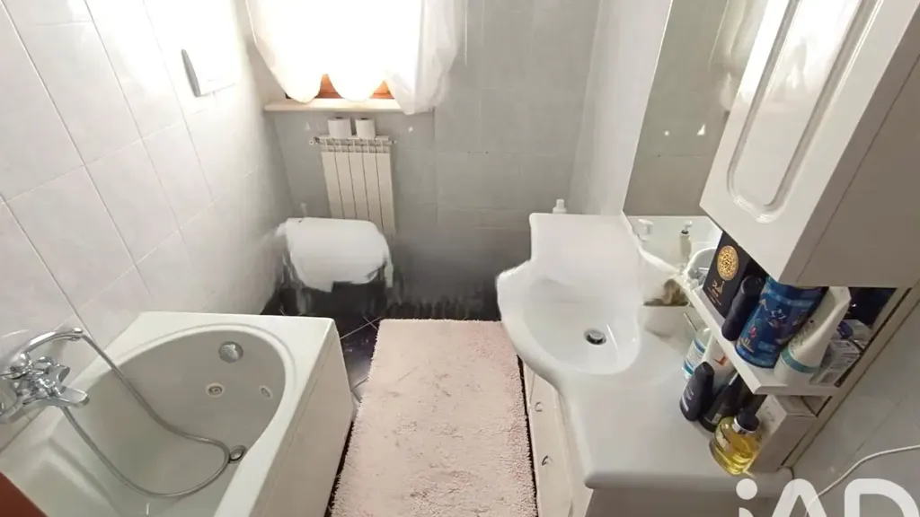 Salles de bain - Rustic Villa with Panoramic Balcony in Lanciano