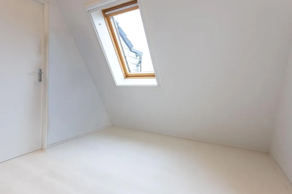 6-room house in Zwaag