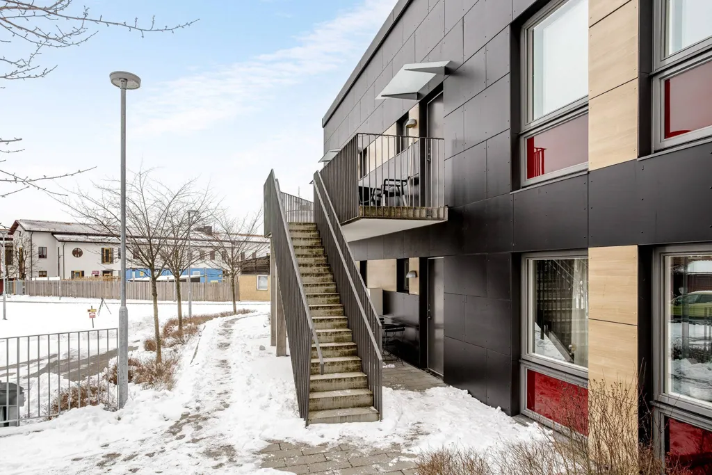 Exterior - Two-Bedroom Flat with Balcony in Gårdshusen