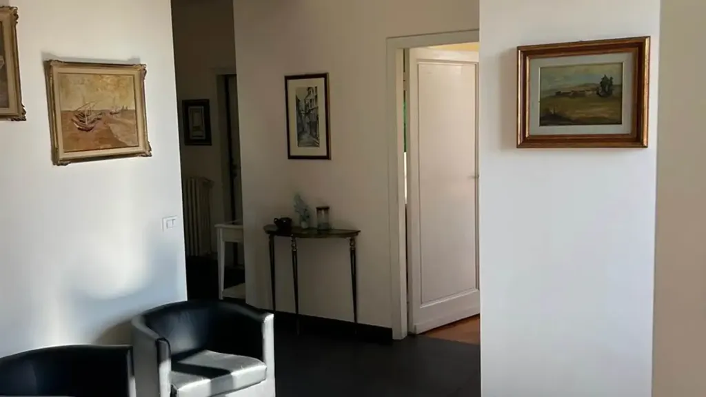 Entrée - 7-Room Apartment with Balcony in Florence